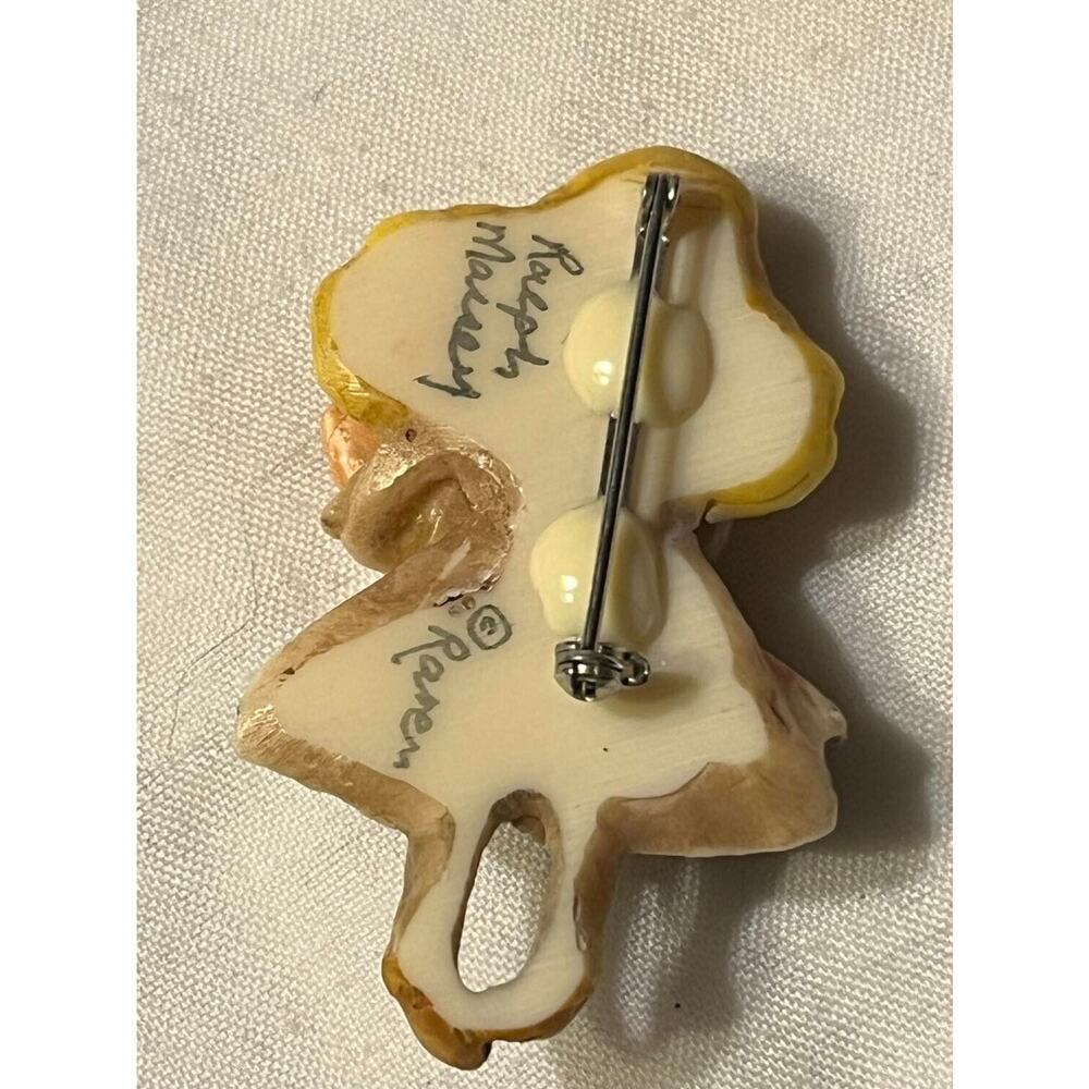 Vintage Ralph Massey Signed Pin Brooch Alice w Pig Alice in Wonderland - Picture 2 of 2